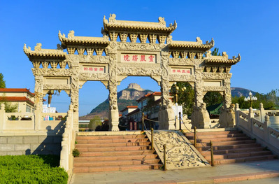 靈巖寺景區春叩山門·禪意尋芳